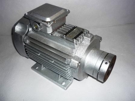 Двигатель 2,2 КВт. На шпиндель для прямолинейного станка